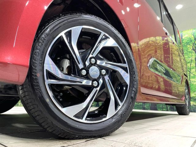 �y����15�C���`�A���~�z�C�[���z�O�ςɃ}�b�`���������A���~�z�C�[���𑕒����Ă���܂��B�e��ЊO�A���~�z�C�[����A�X�^�b�h���X�^�C�����戵�����Ă���܂��B���񂲑��k����������