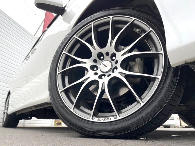 �y19�C���`�A���~�z�C�[���z�O�ςɃ}�b�`�����A���~�z�C�[���𑕒����Ă���܂��B�e��A���~�z�C�[����A�X�^�b�h���X�^�C�����戵�����Ă���܂��B���񂲑��k����������