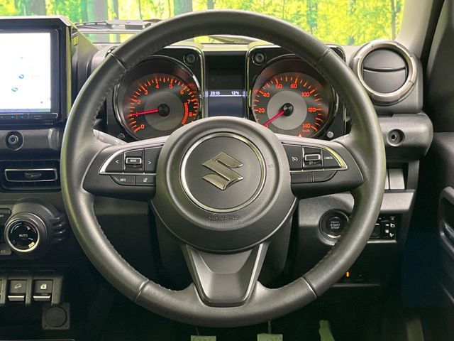 �y�����v�����X�e�A�����O�z�㎿�Ȋv���g�p���邱�ƂŁA��ɂ����������݂ƂĂ��^�]���₷���n���h���ł���