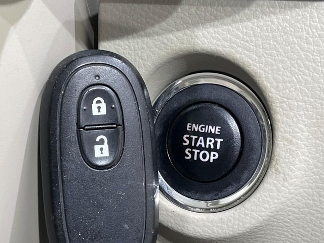 �y�L�[���X�X�^�[�g�V�X�e���z�J�o����|�P�b�g�ɓ��ꂽ�܂܂ł��h�A�̎{���E�������\�ȃX�}�[�g�L�[�𑕔��B�G���W���̃I���E�I�t�����J�M�����o���K�v����������Ƃ��Ă��֗��ł���