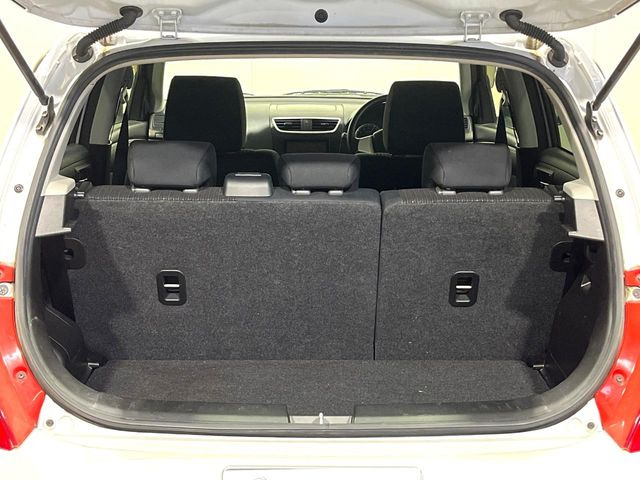 ���i�̂���������ʋ΁A���}���ɏ\���ȉ׎��X�y�[�X���m�ۂ��Ă���܂��B