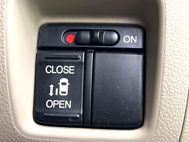 �y�p���[�X���C�h�h�A�z�X�}�[�g�L�[��^�]�Ȃ̃X�C�b�`�ŃX���C�h�h�A�̊J���\���d��������͂����ăh�A���J����K�v�������A���������q�l�ł��A�d���ו��������Ă��鎞�����N�ɊJ���߂ł��܂���