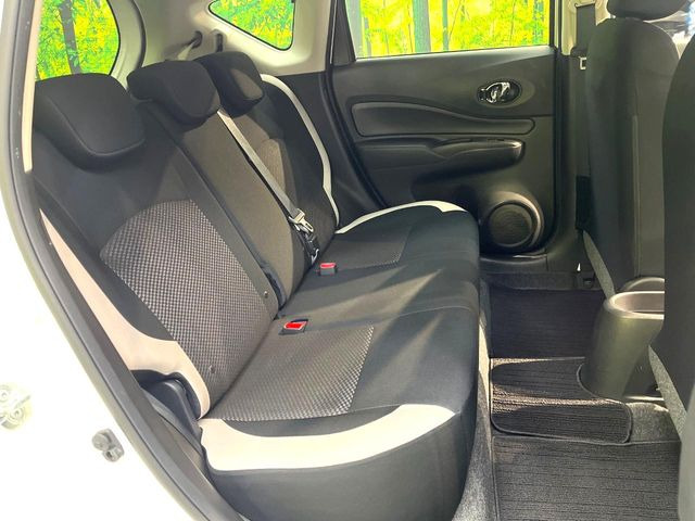 �R���p�N�g�J�[�ł����A�Z�J���h�V�[�g�͏\���ȍL����������K�ɂ���肢�������܂���V�[�g��|���đ傫�ȉו���ς񂾂�ƁA�p�r�̕����L��1��ł��B