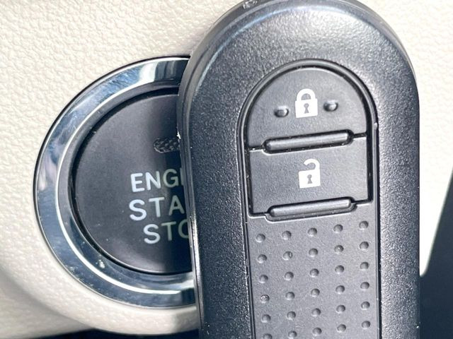 �y�L�[�t���[�V�X�e���z�J�o����|�P�b�g�ɓ��ꂽ�܂܂ł��h�A�̎{���E�������\�ȃX�}�[�g�L�[�𑕔��B�G���W���̃I���E�I�t�����J�M�����o���K�v����������Ƃ��Ă��֗��ł���