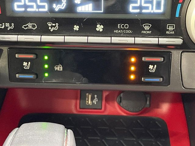 【ドライブレコーダー】安心・安全なカーライフに必須のドライブレコーダーを装備!走行中はもちろん、あおり運転や事故に遭遇した際の状況も映像で記録し、万一のリスクに備えます。