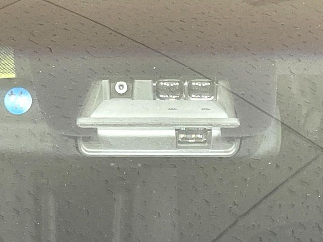 �y�g���^�Z�[�t�e�B�Z���X�z���s���ɑO���̎ԗ�����F�����A�Փ˂������Ȏ��͌x��ƃu���[�L�ŏՓˉ���Ɣ�Q�y�����A�V�X�g�B�����S�Ƀh���C�u�����y���݂��������܂��B