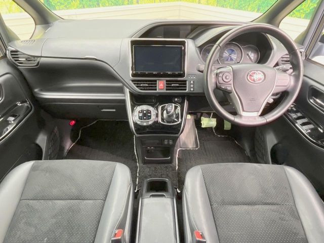 ヴォクシー1.8 ハイブリッド ZS 煌III