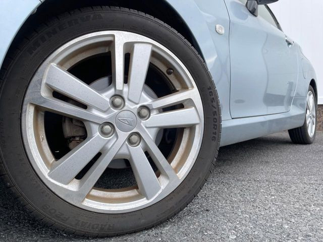 �y�����A���~�z�C�[���z�O�ςɃ}�b�`���������A���~�z�C�[���𑕒����Ă���܂��B�e��ЊO�A���~�z�C�[����A�X�^�b�h���X�^�C�����戵�����Ă���܂��B���񂲑��k����������