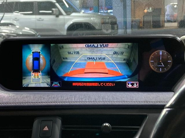 �y�p�m���~�b�N�r���[���j�^�[�z��p�̃J�����ɂ��A�ォ�猩���낵���悤�Ȏ��_��360�x�N���}�̎��͂��m�F���邱�Ƃ��ł��܂������p�������m�F���₷���A�����ꏊ�ł̐؂�Ԃ��⒓�Ԃ��X���[�Y�ɍs���܂��B