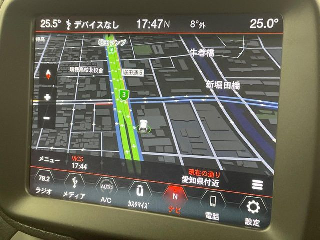 �������i�r:��̊��̂���i�r�́A����������ԓ������o���Ă���܂��BBluetooth�Đ��ȂǃI�[�f�B�I�@�\���[�����Ă���܂��̂ŁA�^�]�����y���߂܂���