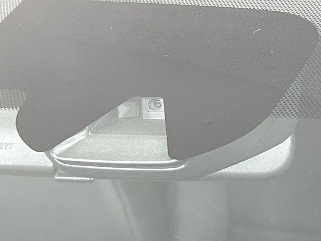 �y�G�}�[�W�F���V�[�u���[�L�z���s���ɑO���̎ԗ�����F�����A�Փ˂������Ȏ��͌x��ƃu���[�L�ŏՓˉ���Ɣ�Q�y�����A�V�X�g�B�����S�Ƀh���C�u�����y���݂��������܂��B