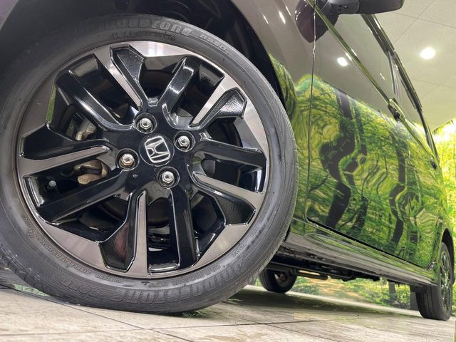 �y����15�C���`�A���~�z�C�[���z�O�ςɃ}�b�`���������A���~�z�C�[���𑕒����Ă���܂��B�e��ЊO�A���~�z�C�[����A�X�^�b�h���X�^�C�����戵�����Ă���܂��B���񂲑��k����������