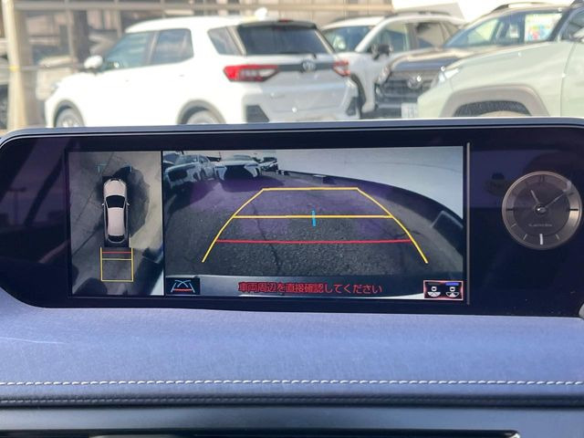 �y�p�m���~�b�N�r���[���j�^�[�z��p�̃J�����ɂ��A�ォ�猩���낵���悤�Ȏ��_��360�x�N���}�̎��͂��m�F���邱�Ƃ��ł��܂������p�������m�F���₷���A�����ꏊ�ł̐؂�Ԃ��⒓�Ԃ��X���[�Y�ɍs���܂��B