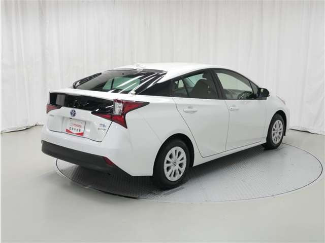 プリウス1.8 S E-Four 4WD