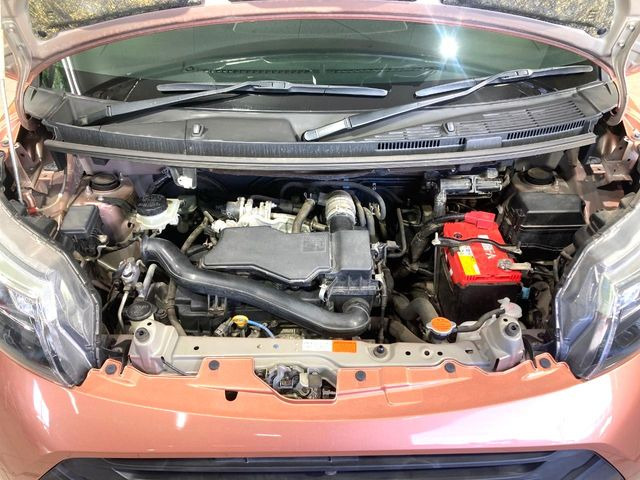 親切・丁寧な専門メカニックスタッフが応対!・車検・点検整備・事故等の修理などアフターサービスも安心。お車のカスタマイズもネクステージのサービススタッフまでご相談ください!