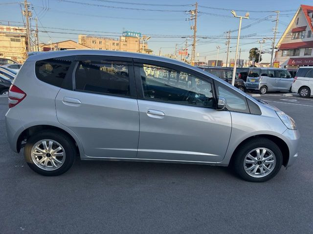 �����Ђł́A�S�Ԃ�3�����ԁA���s3000�L�������̖����ۏ؂�W���񋟂��Ă���܂��B(�A���Ԃ�1�N�ԁA���s������)