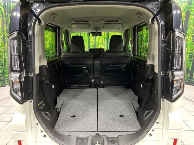 ���i�̂���������ʋ΁A���}���ɏ\���ȉ׎��X�y�[�X���m�ۂ��Ă���܂��B�Z�J���h�V�[�g��|���ƁA�傫�ȉו��̐ύڂ��\�ł���