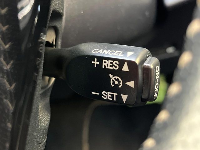 �y�N���[�Y�R���g���[���z�������H�����N���N���s�B�A�N�Z���𗣂��Ă���葬�x�ő��s���ł��A�������^�]���̕��S���y��!�����E�������ȒP�ȃX�C�b�`����Œ����ł��܂��B