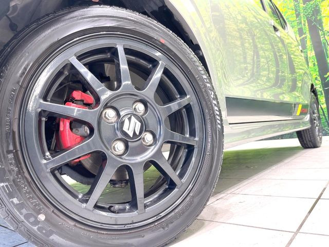 �y�����I�v�V����15�C���`�A���~�z�C�[���z�����I�v�V�����z�C�[���𑕒��B���s���\�̌���ɉ����A�O�ς����X�^�C���b�V���ɂȂ��Ă��܂��B