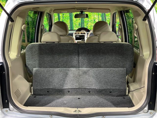 ���i�̂���������ʋ΁A���}���ɏ\���ȉ׎��X�y�[�X���m�ۂ��Ă���܂��B�Z�J���h�V�[�g��|���ƁA�傫�ȉו��̐ύڂ��\�ł���