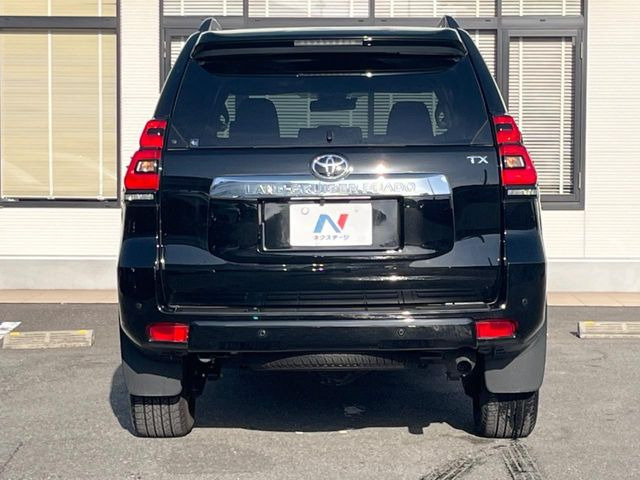 安心の最長10年・走行無制限保証(有償)をご用意。保証内容も充実はもちろん、無料点検&オイル交換や、年中無休の全国・24時間ロードサービスも付帯されておりますのでご安心下さい。