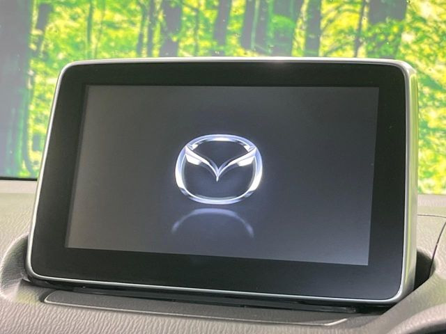 �y�}�c�_�R�l�N�g�i�r�z�ԓ��̕��͋C�Ƀ}�b�`������̌^�^�C�v�̃i�r�B�e����q�ݒ��Bluetooth�Đ����A�l�X�ȋ@�\���y���߂܂��B�����I�ȃ_�C�������삪�\�ŁA�g��������ǍD�ł��B