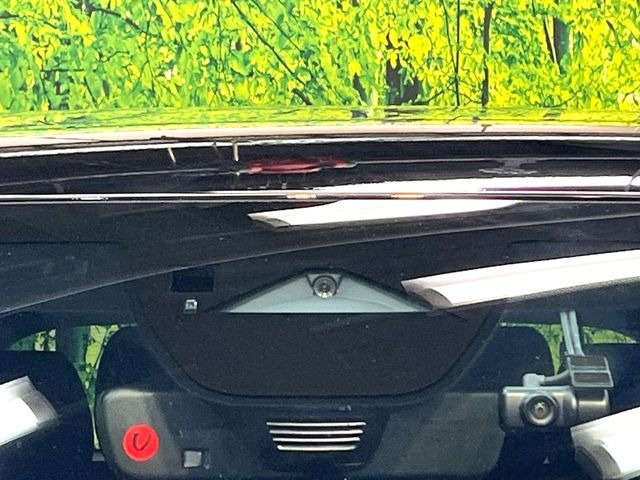 �y�X�}�[�g�u���[�L�T�|�[�g�z���s���ɑO���̎ԗ�����F�����A�Փ˂������Ȏ��͌x��ƃu���[�L�ŏՓˉ���Ɣ�Q�y�����A�V�X�g�B�����S�Ƀh���C�u�����y���݂��������܂��B