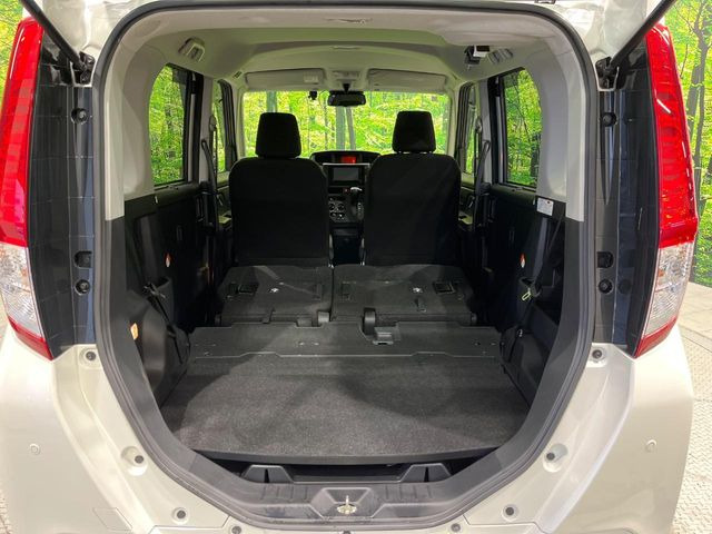 ���i�̂���������ʋ΁A���}���ɏ\���ȉ׎��X�y�[�X���m�ۂ��Ă���܂��B�Z�J���h�V�[�g��|���ƁA�傫�ȉו��̐ύڂ��\�ł���