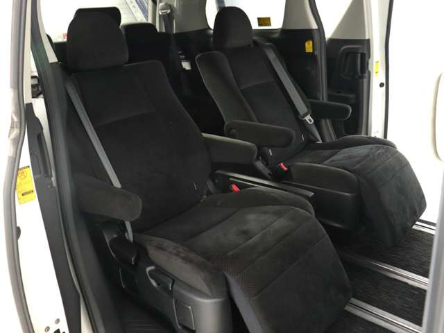 �y�I�b�g�}���t���Z�J���h�V�[�g�z�ő�800mm�̃����O�X���C�h�V�[�g�ƃI�b�g�}���@�\�ɂ�葫���y�X�L�΂������\�ł�!�܂��A�Ђ��|��������܂��̂ŁA���K�ȃh���C�u�����y���݂��������܂�!