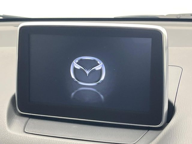 �y�}�c�_�R�l�N�g�i�r�z�ԓ��̕��͋C�Ƀ}�b�`������̌^�^�C�v�̃i�r�B�e����q�ݒ��Bluetooth�Đ����A�l�X�ȋ@�\���y���߂܂��B�����I�ȃ_�C�������삪�\�ŁA�g��������ǍD�ł��B