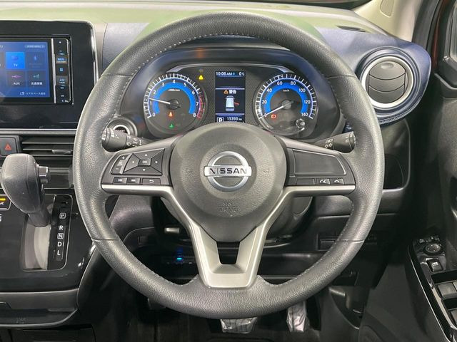 �y�����v�����X�e�A�����O�z�㎿�Ȋv���g�p���邱�ƂŁA��ɂ����������݂ƂĂ��^�]���₷���n���h���ł���