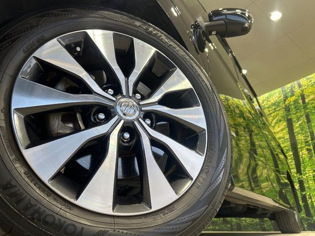 �y����16�C���`�A���~�z�C�[���z�O�ςɃ}�b�`���������A���~�z�C�[���𑕒����Ă���܂��B�e��ЊO�A���~�z�C�[����A�X�^�b�h���X�^�C�����戵�����Ă���܂��B���񂲑��k����������