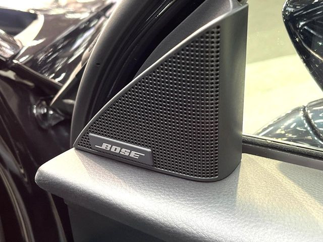 �yBOSE�T�E���h�V�X�e���z�[���̃i�r�@�\�͂������A���x�ȃ`���[�j���O�\�͂����ڂ���Ă���A�������ȉ��y�����y���݂��������܂���