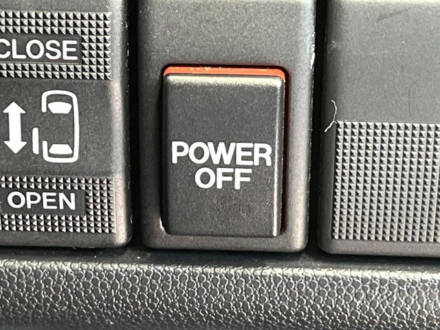 �y�p���[�X���C�h�h�A�z�X�}�[�g�L�[��^�]�Ȃ̃X�C�b�`�ŃX���C�h�h�A�̊J���\���d��������͂����ăh�A���J����K�v�������A���������q�l�ł��A�d���ו��������Ă��鎞�����N�ɊJ���߂ł��܂���