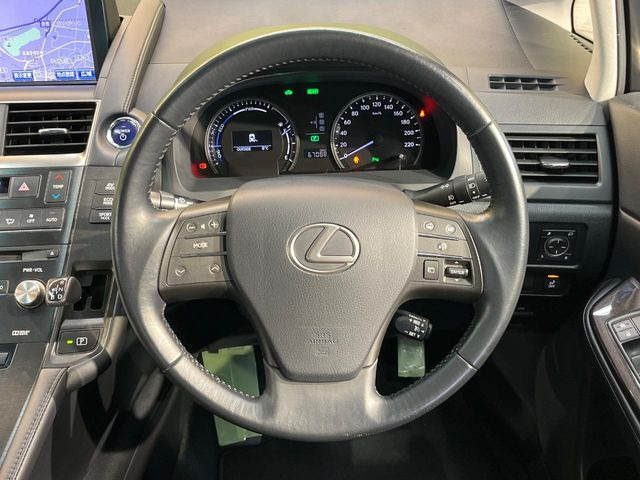 �y�����v�����X�e�A�����O�z�㎿�Ȋv���g�p���邱�ƂŁA��ɂ����������݂ƂĂ��^�]���₷���n���h���ł���