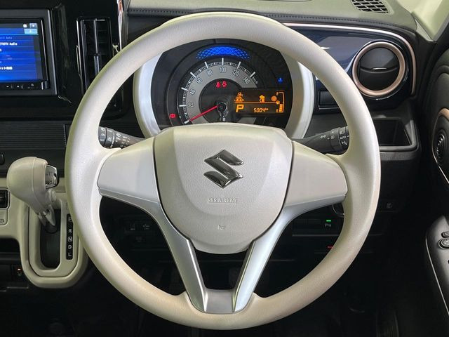 ステアリングも使用感が少なく、きれいな状態となっております♪