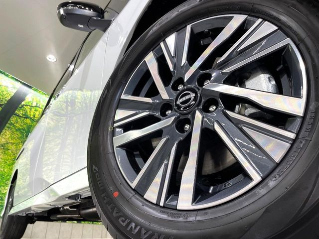 �y����16�C���`�A���~�z�C�[���z�O�ςɃ}�b�`���������A���~�z�C�[���𑕒����Ă���܂��B�e��ЊO�A���~�z�C�[����A�X�^�b�h���X�^�C�����戵�����Ă���܂��B���񂲑��k����������