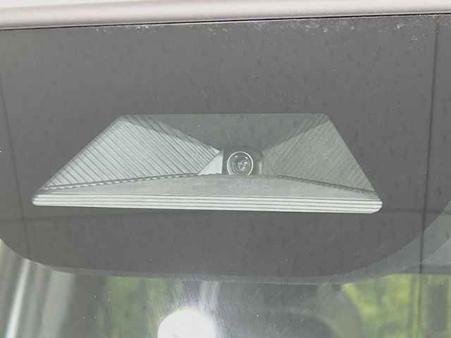 �y�z���_�Z���V���O�z���s���ɑO���̎ԗ�����F�����A�Փ˂������Ȏ��͌x��ƃu���[�L�ŏՓˉ���Ɣ�Q�y�����A�V�X�g�B�����S�Ƀh���C�u�����y���݂��������܂��B