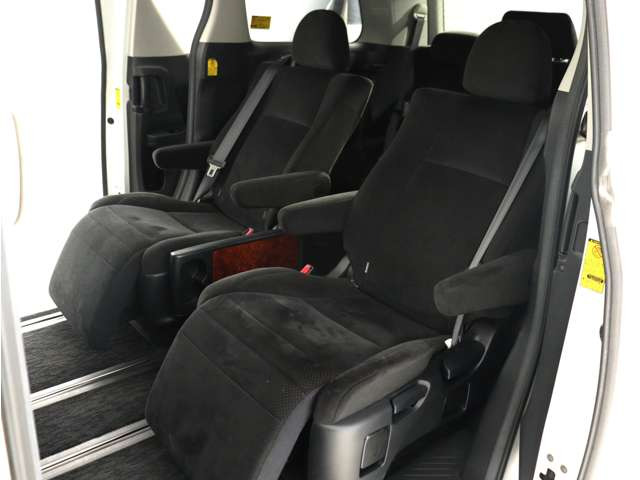 �y�I�b�g�}���t���Z�J���h�V�[�g�z�ő�800mm�̃����O�X���C�h�V�[�g�ƃI�b�g�}���@�\�ɂ�葫���y�X�L�΂������\�ł�!�܂��A�Ђ��|��������܂��̂ŁA���K�ȃh���C�u�����y���݂��������܂�!