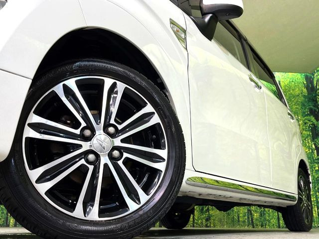 �y����15�C���`�A���~�z�C�[���z�O�ςɃ}�b�`���������A���~�z�C�[���𑕒����Ă���܂��B�e��ЊO�A���~�z�C�[����A�X�^�b�h���X�^�C�����戵�����Ă���܂��B���񂲑��k����������