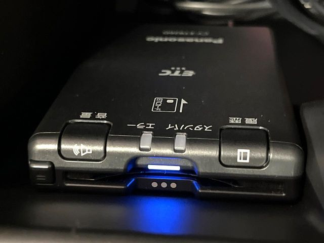 【ETC】高速道路の料金所をストレスなく通過!話題のスポットやサービスエリアに多い「スマートIC」利用時は必須のアイテムです。当店でセットアップを実施、ご納車当日からすぐにご利用いただけます!