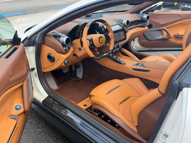 �y�I�v�V�����z�C�G���[���u�J�E���^�[�E�z���C�g���S�J���[�}�b�g�B