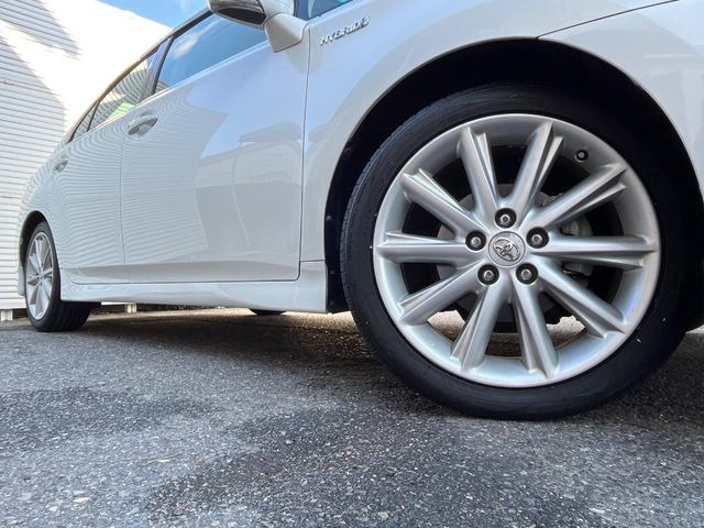 �y����18�C���`�A���~�z�C�[���z�O�ςɃ}�b�`���������A���~�z�C�[���𑕒����Ă���܂��B�e��ЊO�A���~�z�C�[����A�X�^�b�h���X�^�C�����戵�����Ă���܂��B���񂲑��k����������