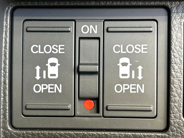 �y�����p���[�X���C�h�h�A�z�X�}�[�g�L�[��^�]�Ȃ̃X�C�b�`�Ō�ȗ����X���C�h�h�A�̊J���\���d��������͂����ăh�A���J����K�v�������A�����Ȃ��q�l�ł��ȒP�ɊJ���߂ł����K�ł���