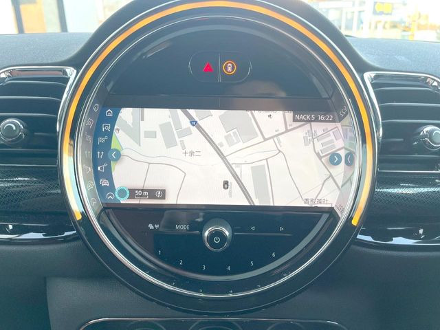 �������i�r:��̊��̂���i�r�́A����������ԓ������o���Ă���܂��B�I�[�f�B�I�@�\���[�����Ă���܂��̂ŁA�^�]�����y���߂܂���