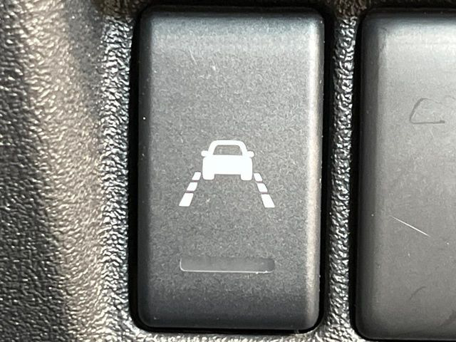 �y�C���e���W�F���gLI�z���s���̎Ԑ�����͂ݏo�������Ȏ��A�x�����Ƌ��ɃX�e�A�����O�ƃu���[�L�𐧌䂵�A�Ԑ����𑖍s����l�ɃA�V�X�g�B�����S�ȉ^�]���T�|�[�g���Ă���܂�!