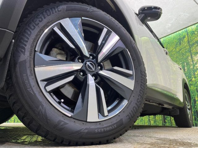 �y����19�C���`�A���~�z�C�[���z�O�ςɃ}�b�`���������A���~�z�C�[���𑕒����Ă���܂��B�e��ЊO�A���~�z�C�[����A�X�^�b�h���X�^�C�����戵�����Ă���܂��B���񂲑��k����������