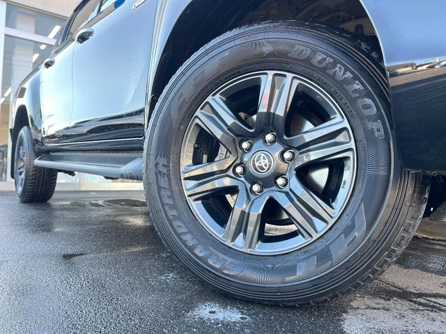 �y����17�C���`�A���~�z�C�[���z�O�ςɃ}�b�`���������A���~�z�C�[���𑕒����Ă���܂��B�e��ЊO�A���~�z�C�[����A�X�^�b�h���X�^�C�����戵�����Ă���܂��B���񂲑��k����������