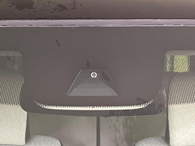 �y�z���_�Z���V���O�z���s���ɑO���̎ԗ�����F�����A�Փ˂������Ȏ��͌x��ƃu���[�L�ŏՓˉ���Ɣ�Q�y�����A�V�X�g�B�����S�Ƀh���C�u�����y���݂��������܂��B