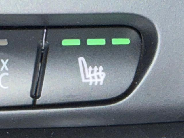 ���t�����g�V�[�g�q�[�e�B���O:�^�]�ȁE����ȋ��ɎO�i�K�Œ��߂��\�ȃV�[�g�q�[�^�[�𑕔����Ă���܂��B�G�߂��킸���K�ɂ��g�p���������܂��B